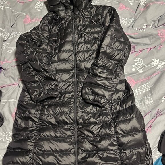 Babaton Foundation Puffer jacket size XL - Picture 1 of 3